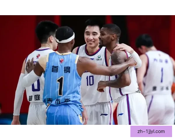 球迷雪球砸裁判罗斯托克恐遭罚 球迷雪球砸裁判罗斯托克恐遭罚